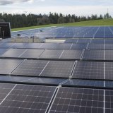 La Suisse se trouve toujours en queue de peloton en comparaison européenne pour la production d'électricité à partir de l'énergie solaire et éolienne (archives). KEYSTONE/URS FLUEELER